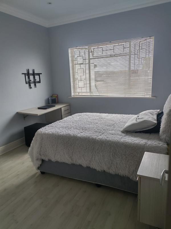 4 Bedroom Property for Sale in Parkside Eastern Cape